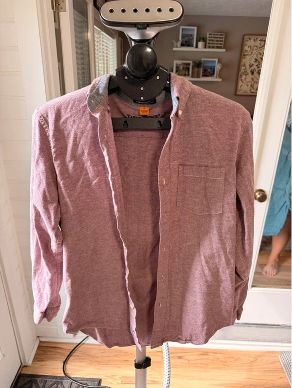 Tailor Vintage Luxe Performance Men’s Medium Burgundy Long Sleeve Button Down
